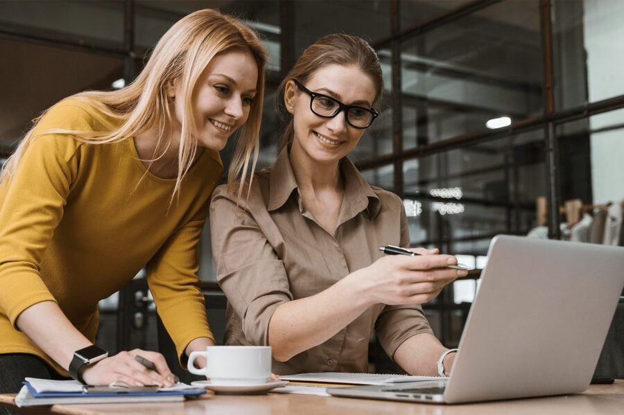 Digitalización RRHH: Cumplimiento y Gestión Talento 2025 1 Mujeres en la Digitalización RRHH para el Cumplimiento y Gestión Talento 2025