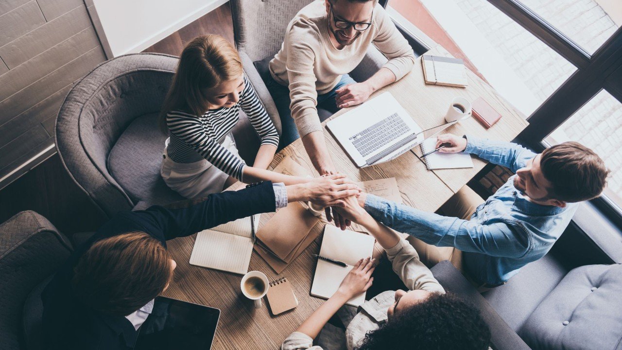 Personas confiando en el modelo de seguridad Zero trust para protección de datos